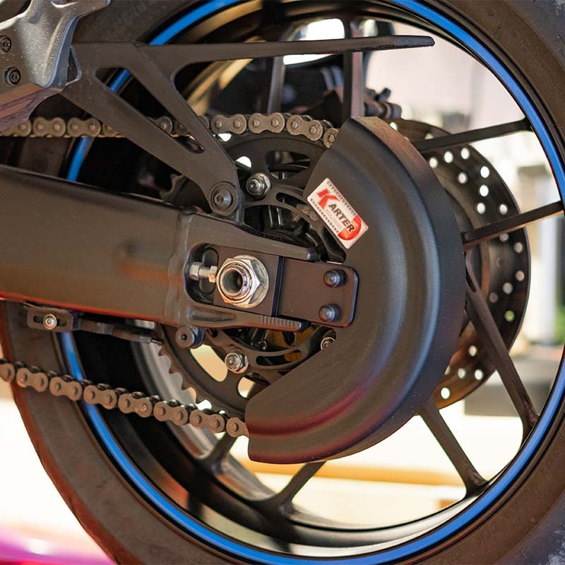 K267-10-N23-D00 : Schwarzer, satiniert Kettenschutz Yamaha Tracer 9