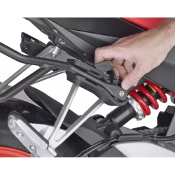 TR2159 : Supporto per borse laterali Givi 2021-2024 Yamaha Tracer 9