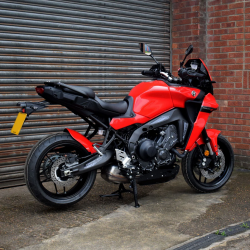 BRA08202B : Satz von 6 Pyramid Aufklebern Yamaha Tracer 9