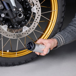 S502 : Compresor digital autónomo Givi Yamaha Tracer 9