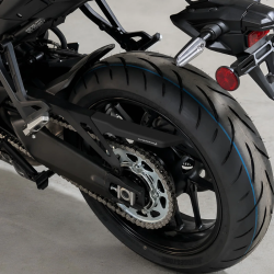 07200 : Extension de protection de chaîne Pyramid Yamaha Tracer 9